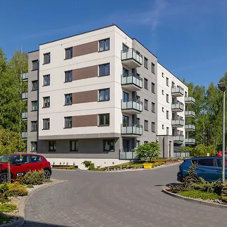 Partyzantow Monochrome & Modern In By Renters Appartement *