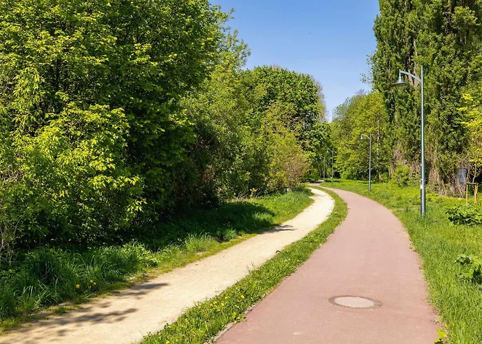 Partyzantow Monochrome & Modern In By Renters * 소스노비크