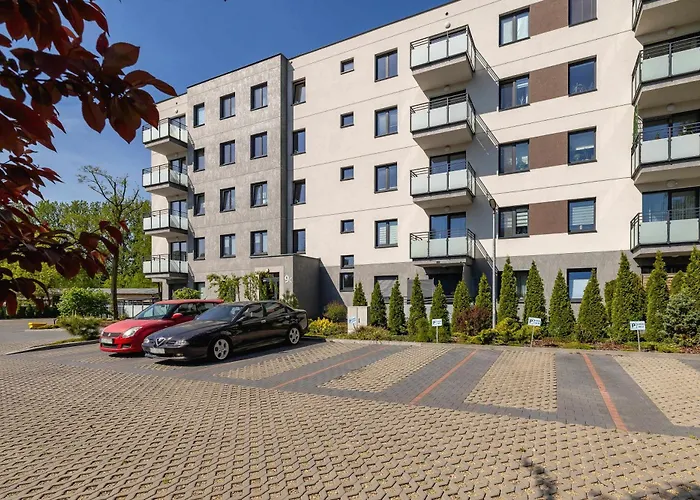 Partyzantow Monochrome & Modern In By Renters * 소스노비크